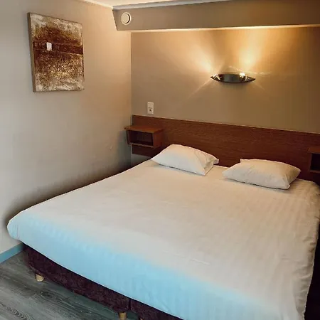 Le Midi Hotel