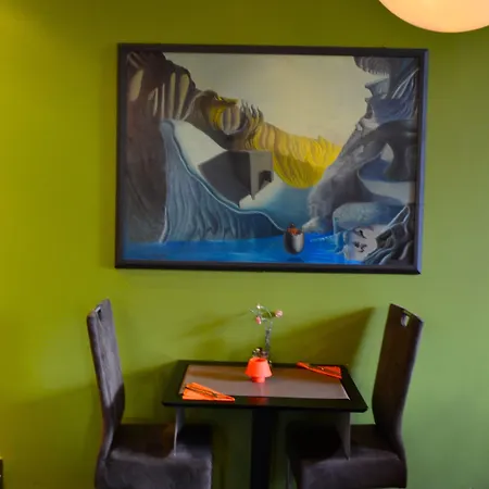 ル ミディ ホテル 3*