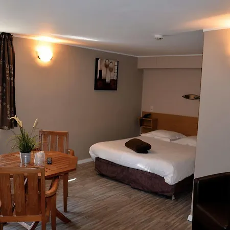 Le Midi Hotel